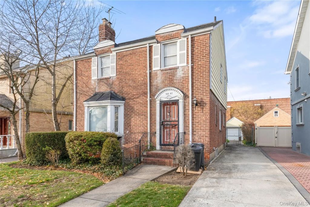 18547 80th Road, Jamaica Estates
