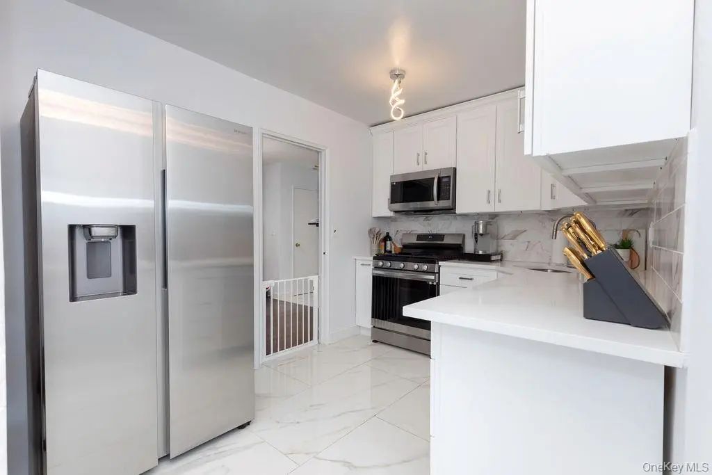 5 Sadore Lane # 3r, Yonkers