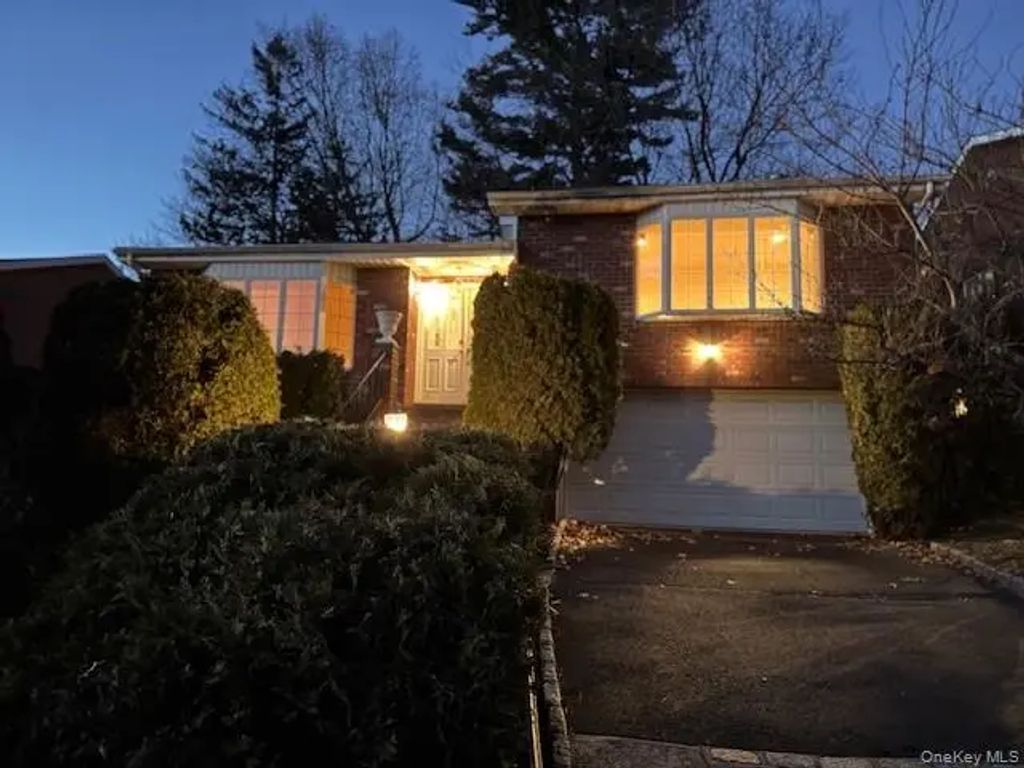15 Dugan Lane, Yonkers