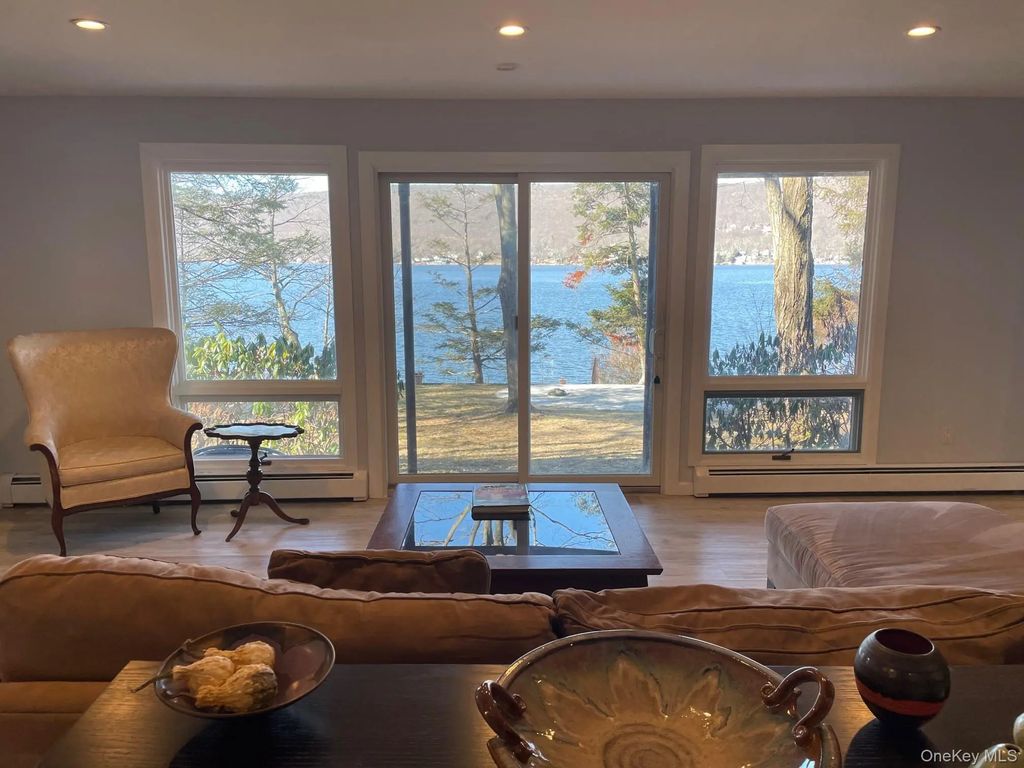 53 Woods Road, Greenwood Lake