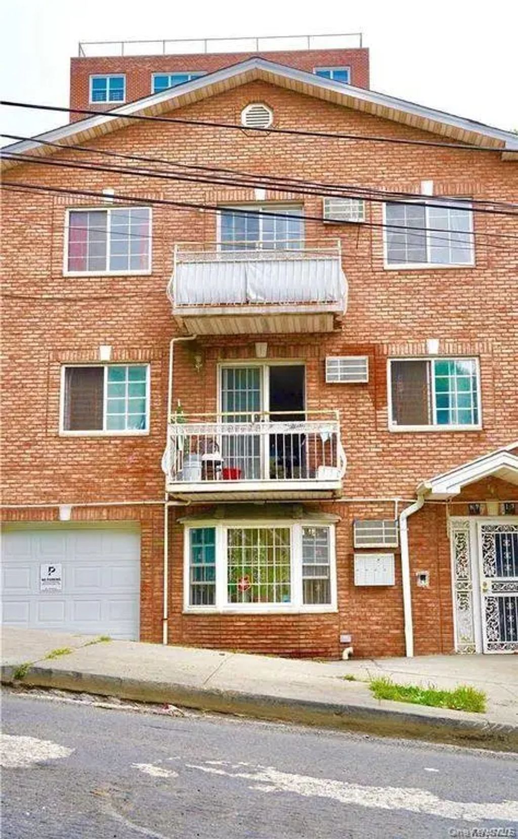 8713 164th Street, Jamaica Hills