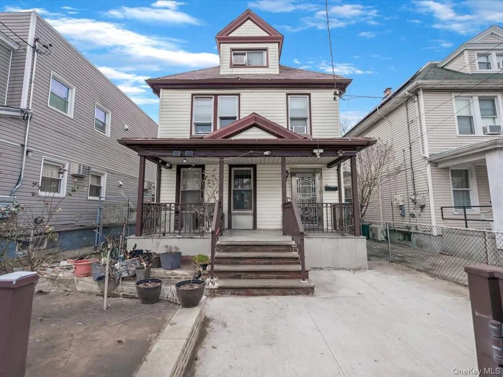 97-36 110 Street, Richmond Hill