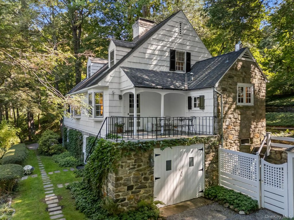 124 Seven Bridges Road, Chappaqua