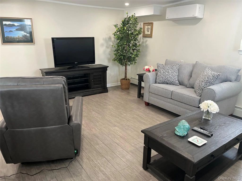 321 W Walnut Street # 2, Long Beach