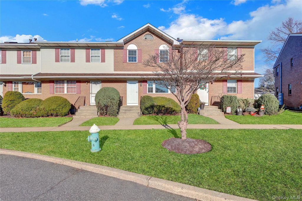 815 Franklin Avenue 4, Franklin Square