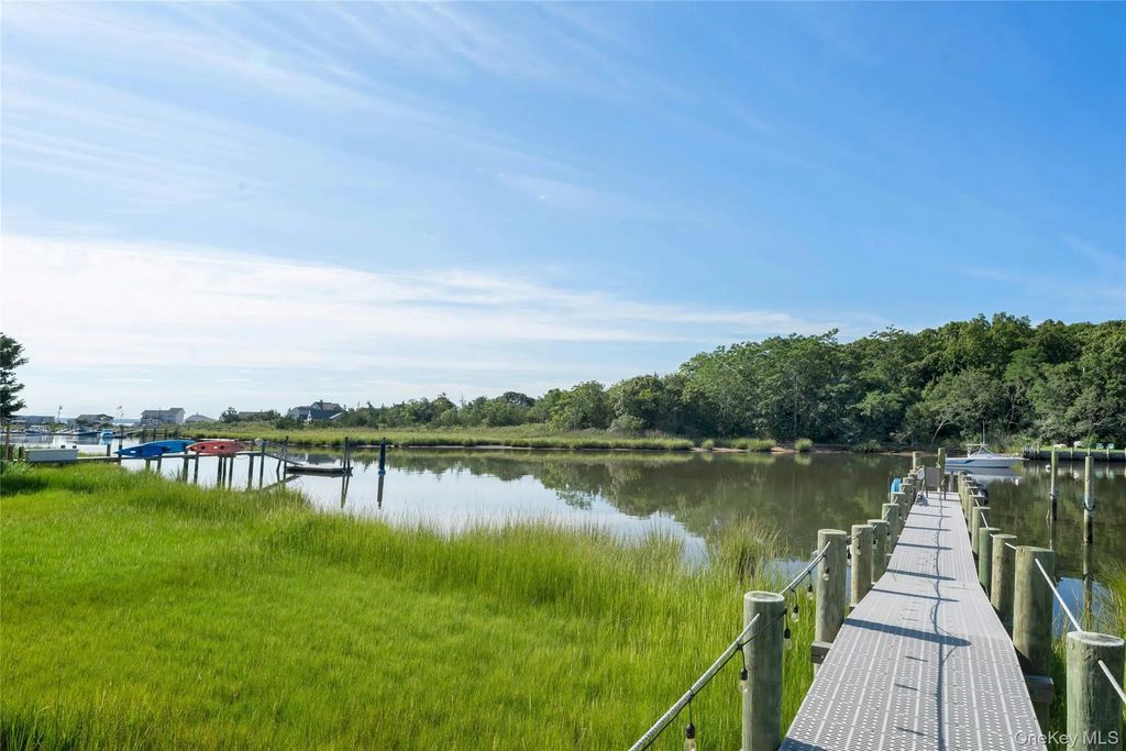 2280 Deep Hole Drive, Mattituck