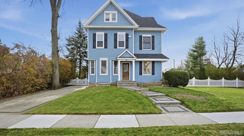 40 Meadow Street, Garden City