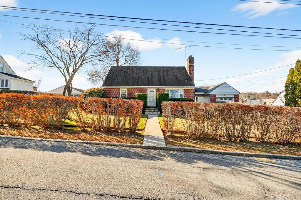 10 Sciortino Place, White Plains