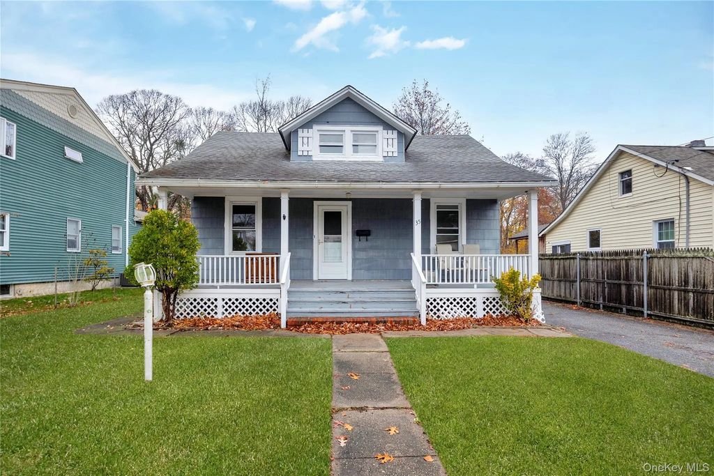 35 Andrew Avenue, Islip Terrace