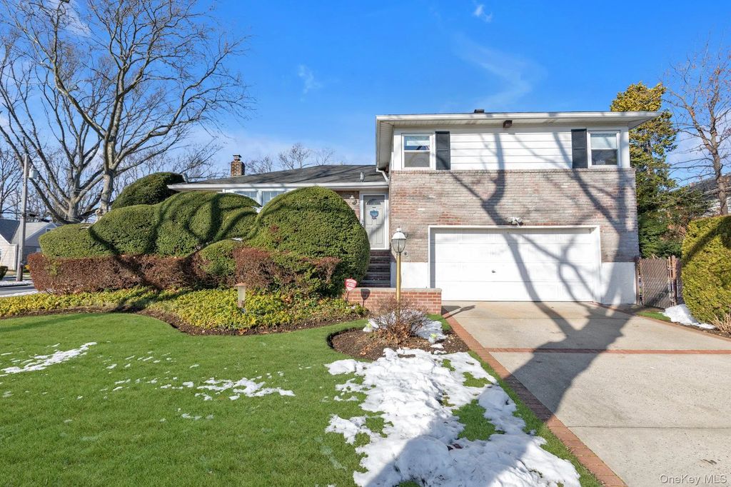 1355 Sally Court, East Meadow