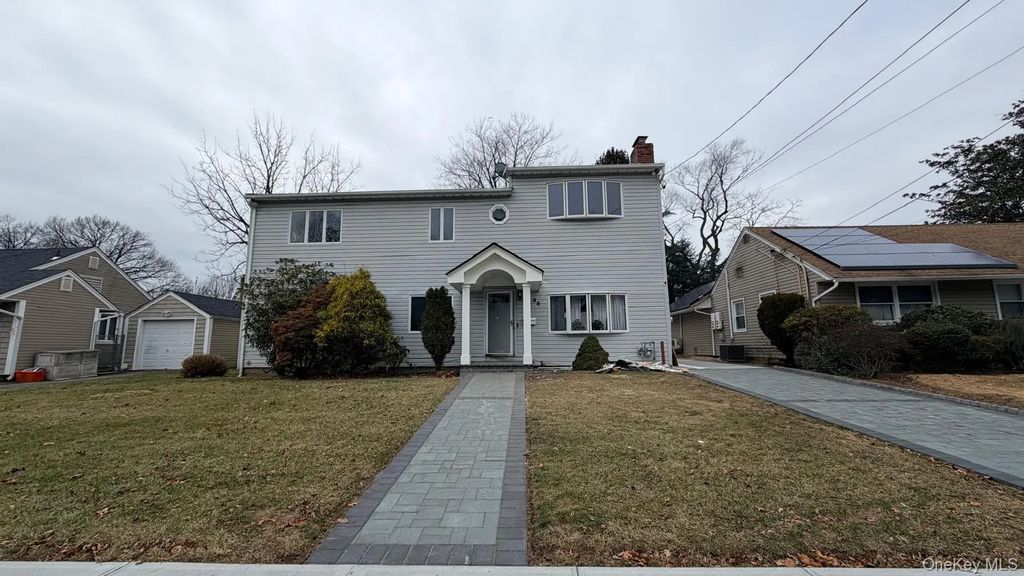 35 Lynwood Drive, Valley Stream
