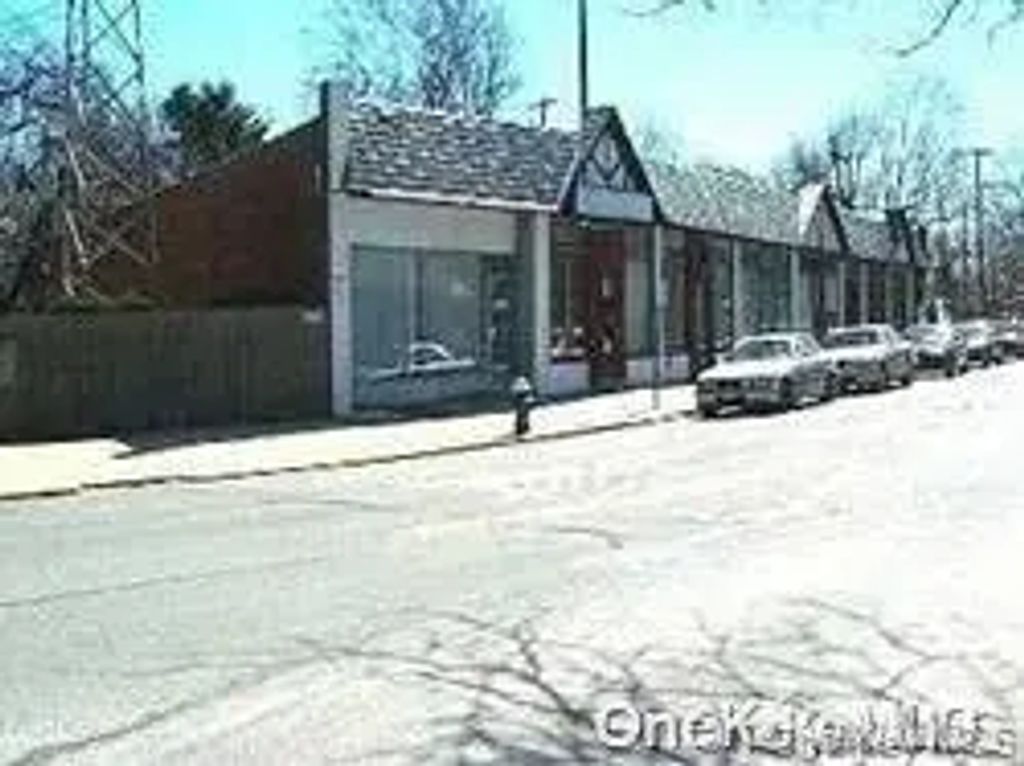 10 Broadway, Malverne