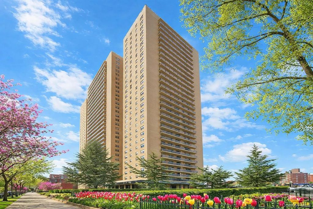 110-11 Queens Boulevard # 3c, Forest Hills