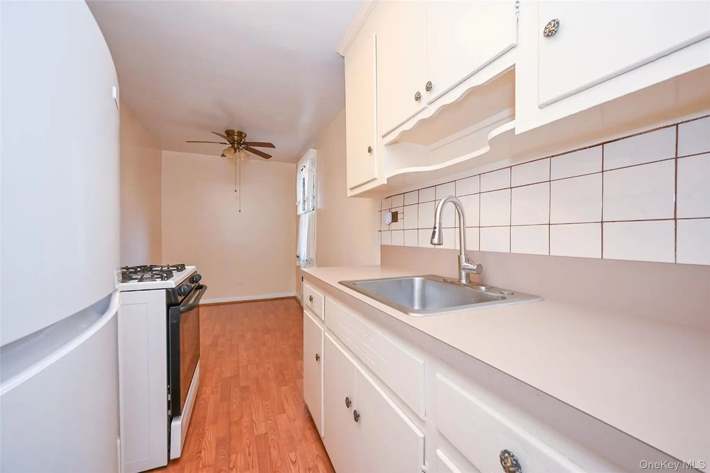 33-26 92 Street # 4x, Jackson Heights