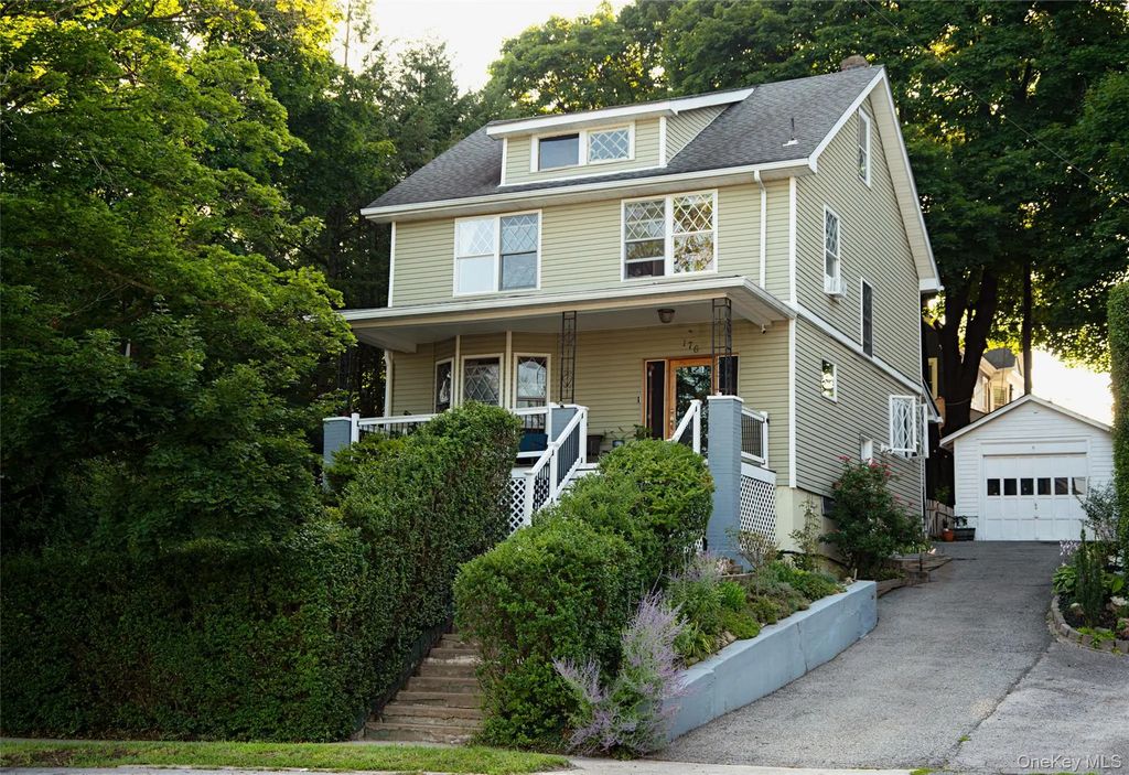 176 Prospect Street, Newburgh