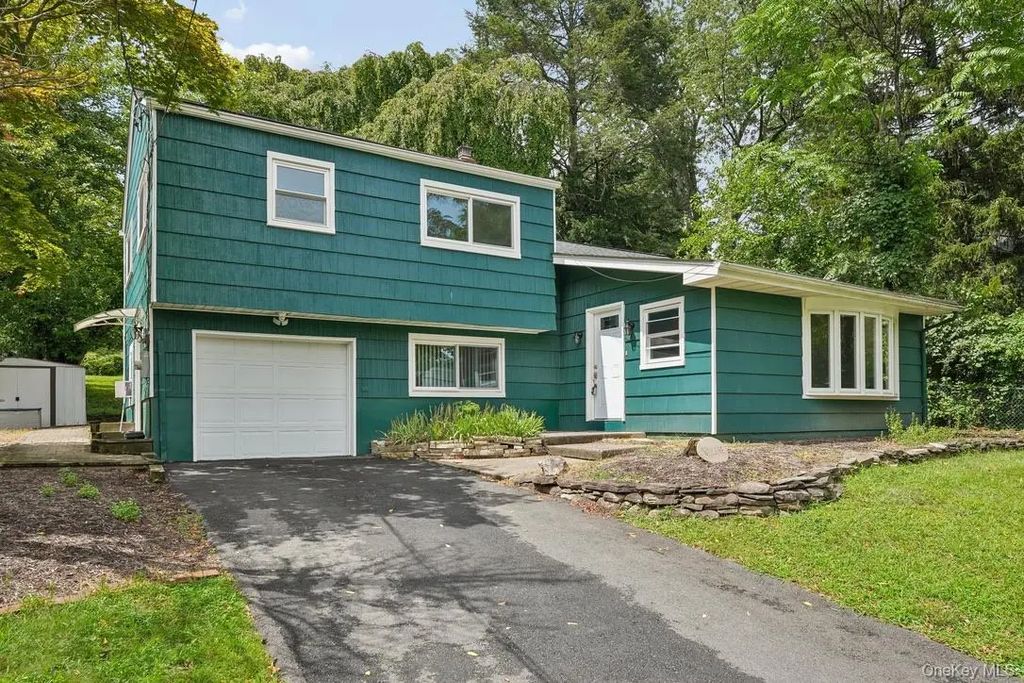 82 Stephens Road, Tappan