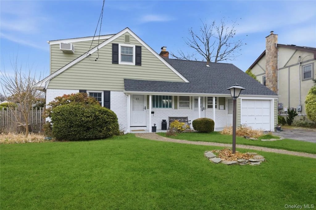 66 Woods Avenue, Malverne