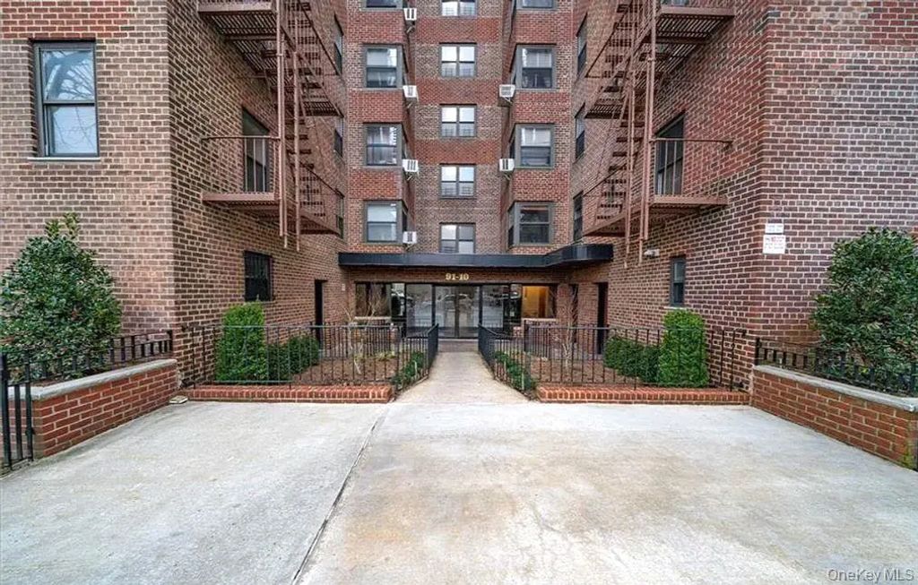 91-10 32 Avenue # E102, East Elmhurst
