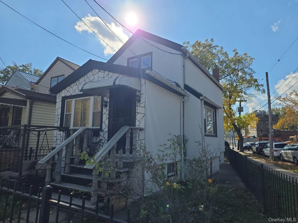 140-04 123rd Avenue, Jamaica