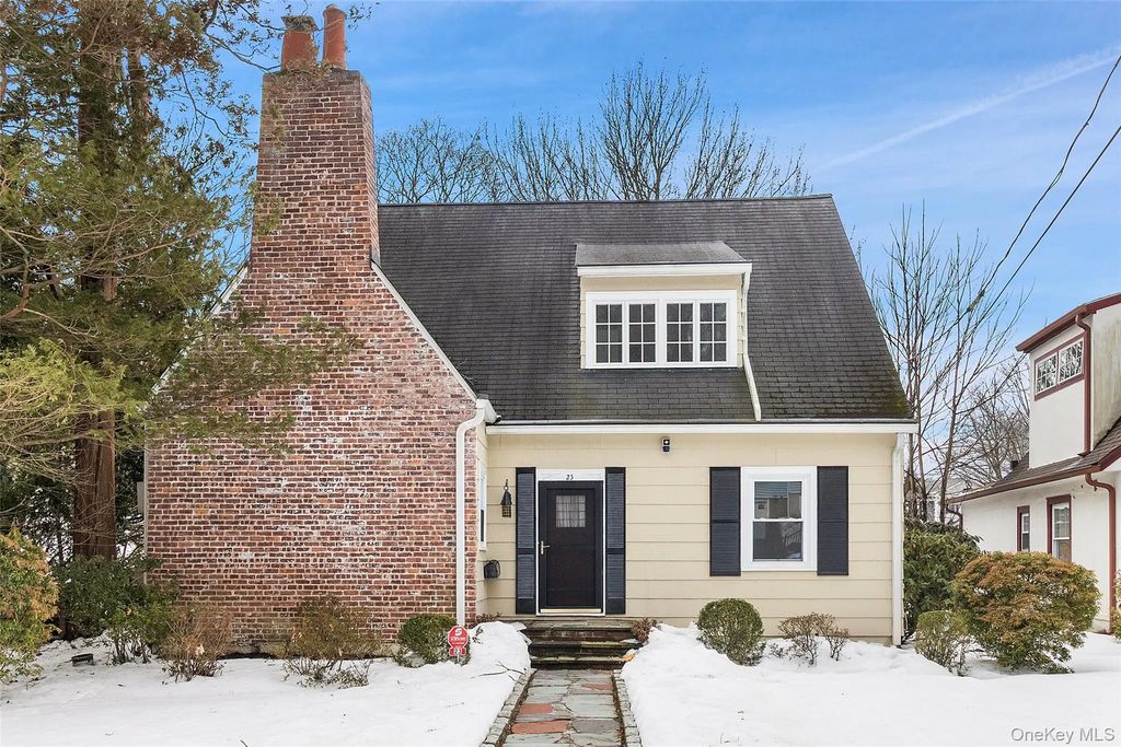 23 Garretson Road, White Plains