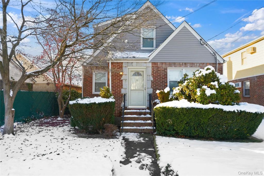 76 Westend Avenue, Valley Stream