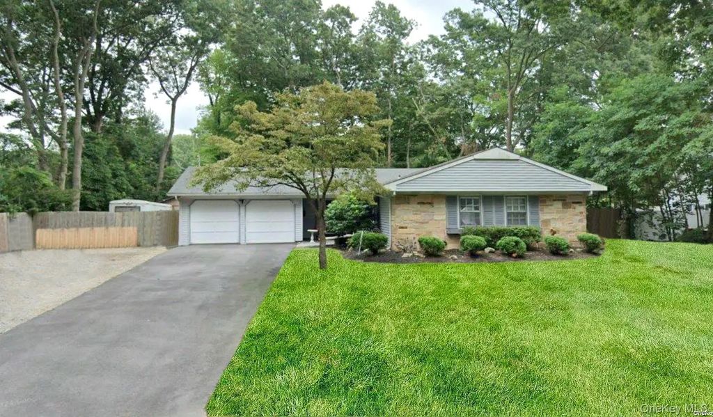 11 Seward Lane, Stony Brook