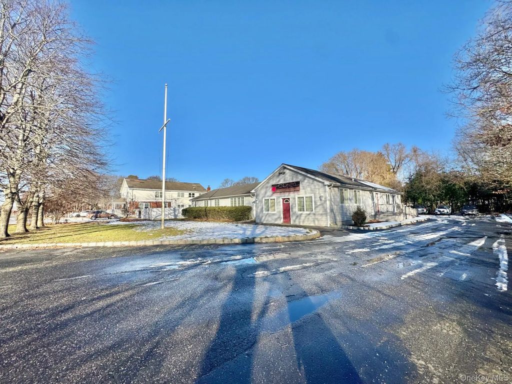 501 William Floyd Parkway, Shirley