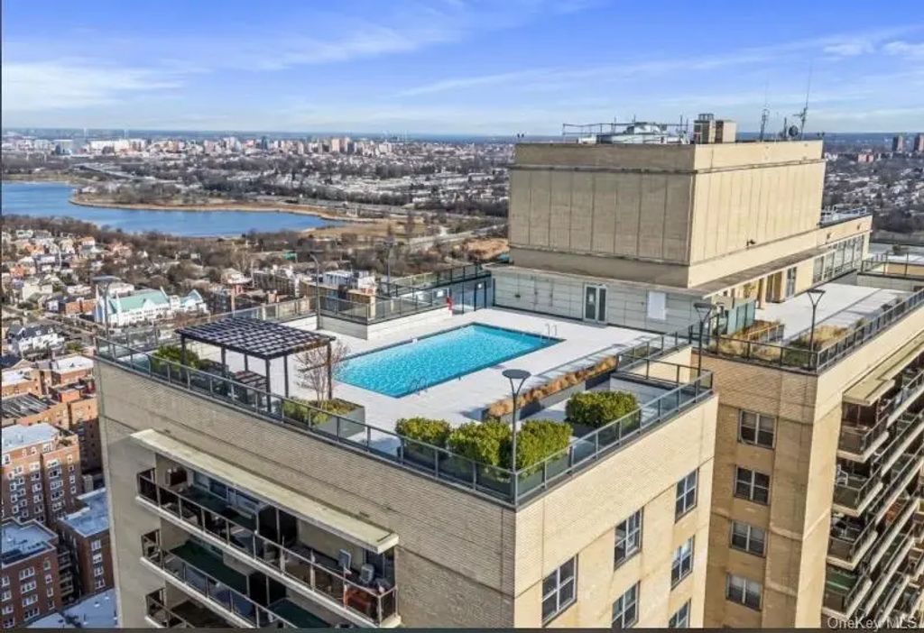 110-11 Queens Boulevard # 25d, Forest Hills