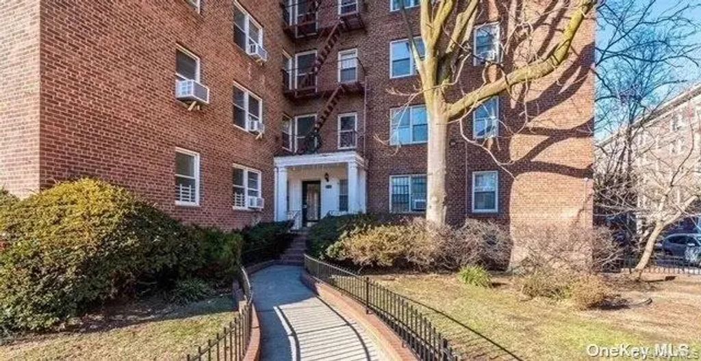 8115 35th Ave # 6, Jackson Heights