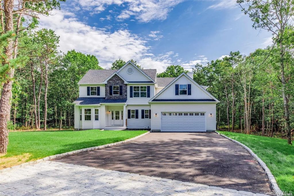 7 9th Street, Center Moriches
