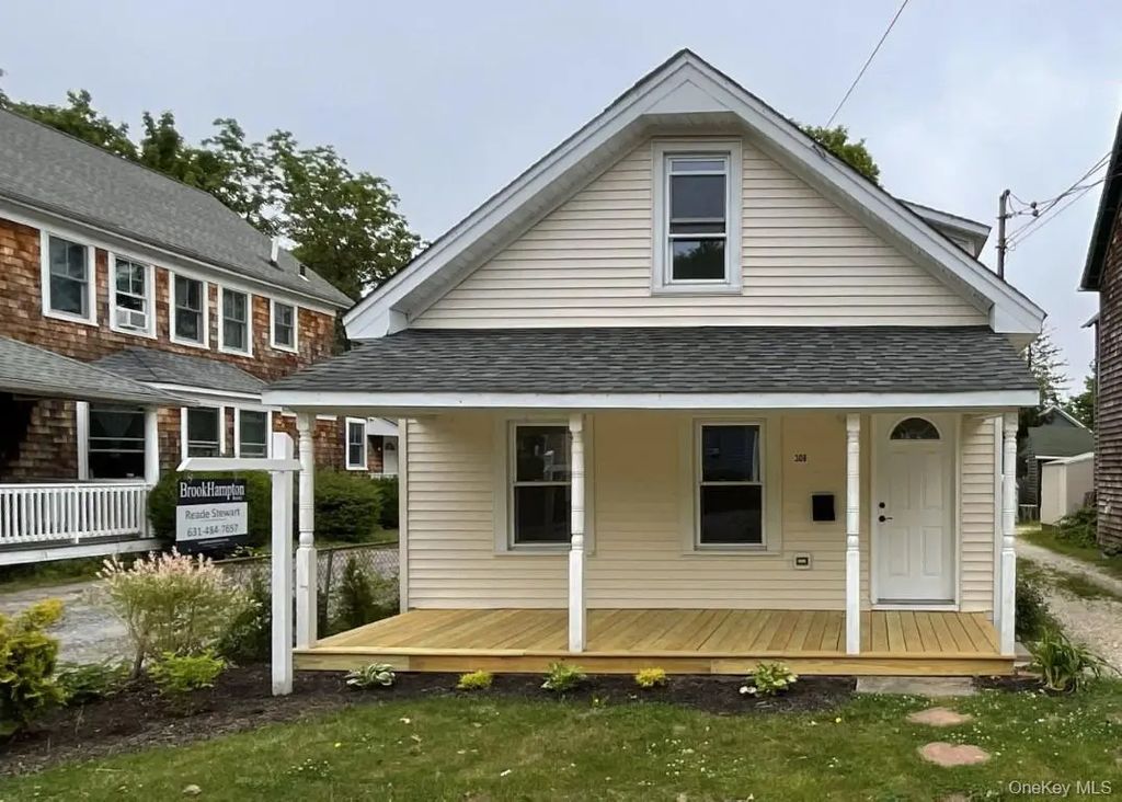 308 East Avenue, Riverhead