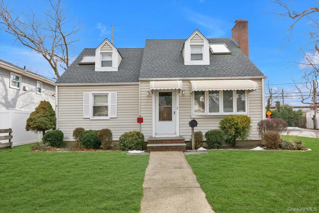 89 Foster Avenue, Valley Stream