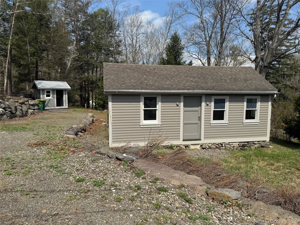 1810 Sawkill Park Road, Kingston