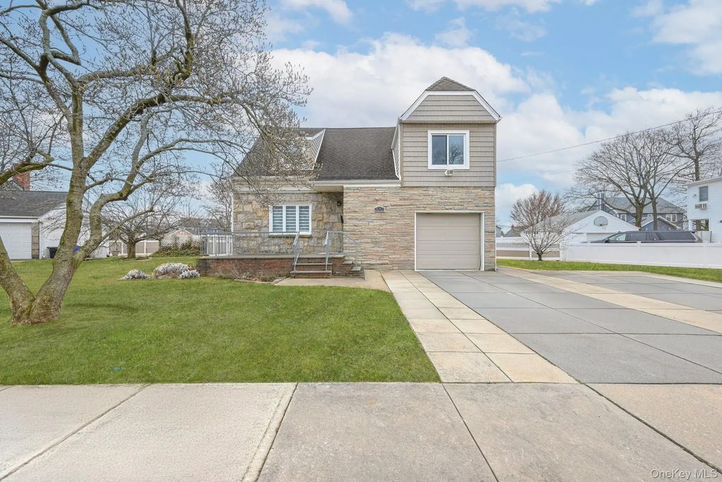 100 Morris Parkway, Valley Stream