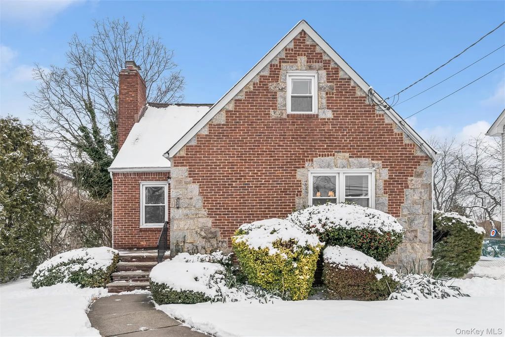114 Lexington Avenue, Franklin Square