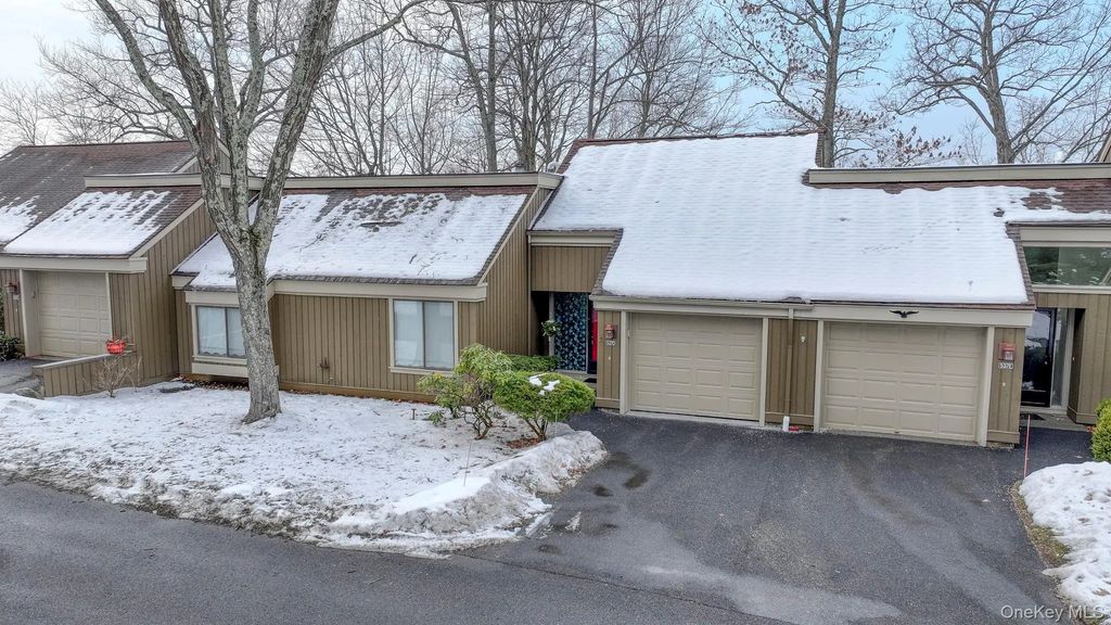 537 Heritage Hills # D, Somers