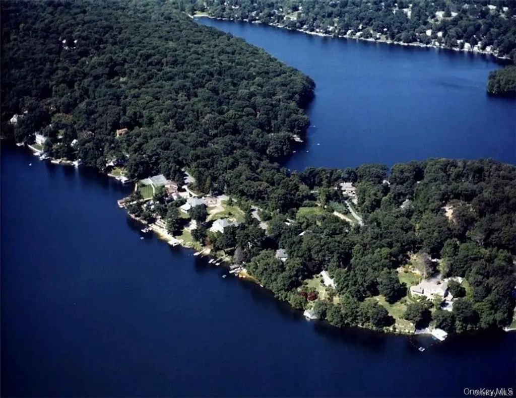 36 Kirk Lake Drive, Mahopac
