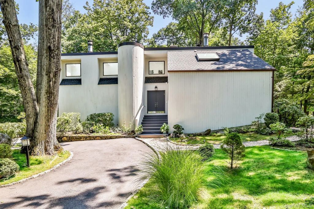 2 Whippoorwill Close, Chappaqua