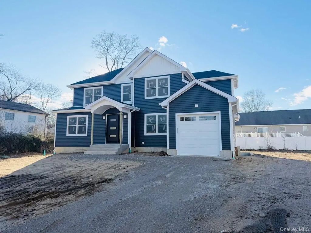 178 Beaver Drive, Mastic Beach