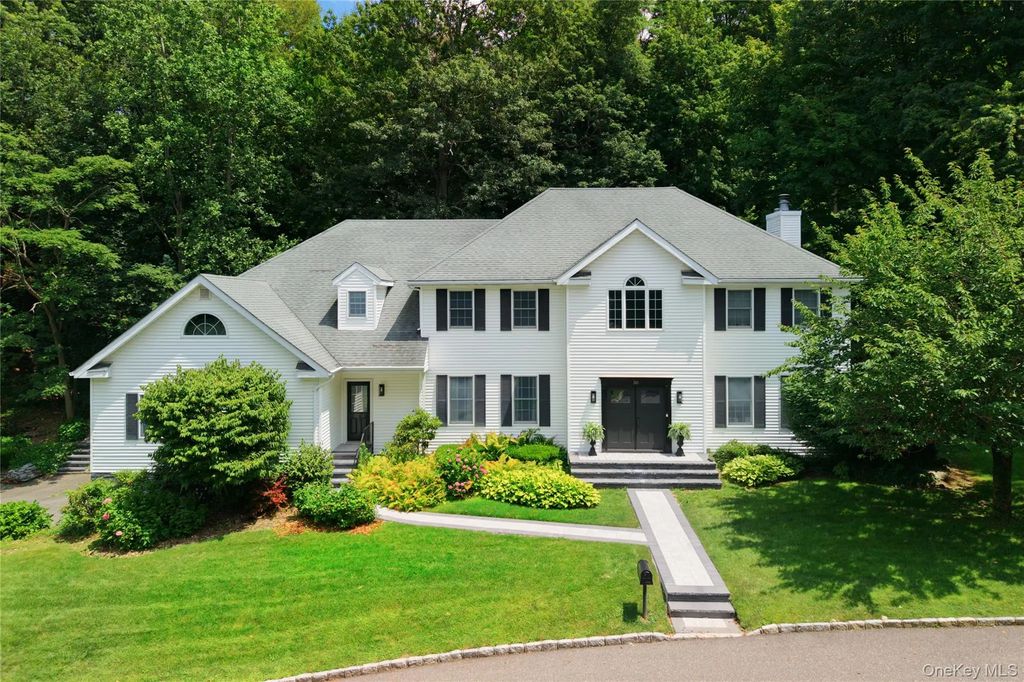 50 Davis Lane, Roslyn