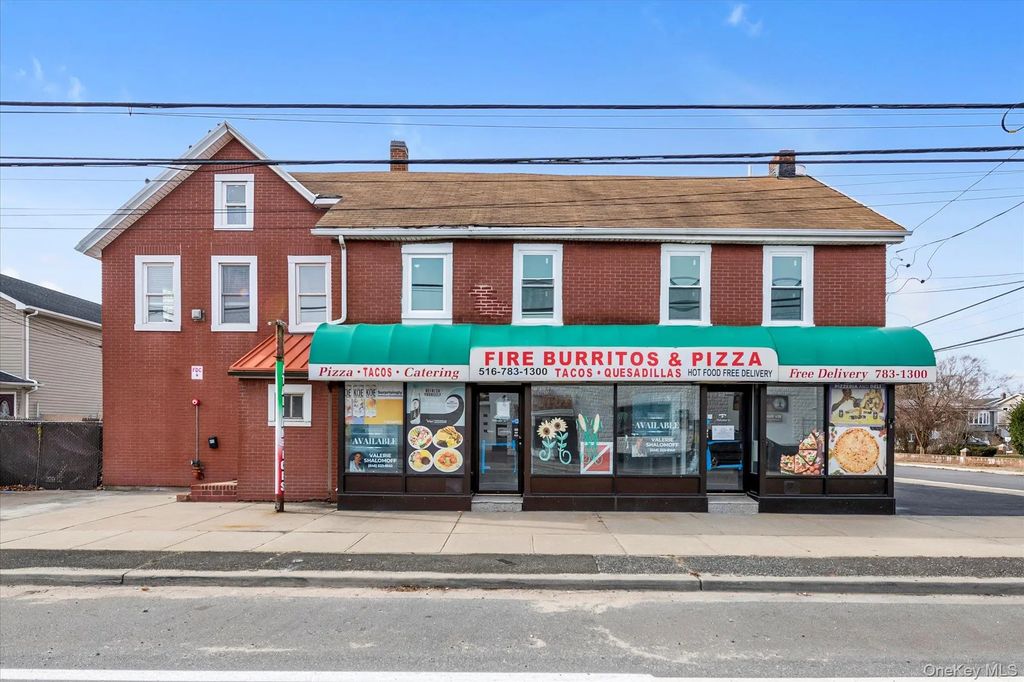 1354 Newbridge Road, Bellmore