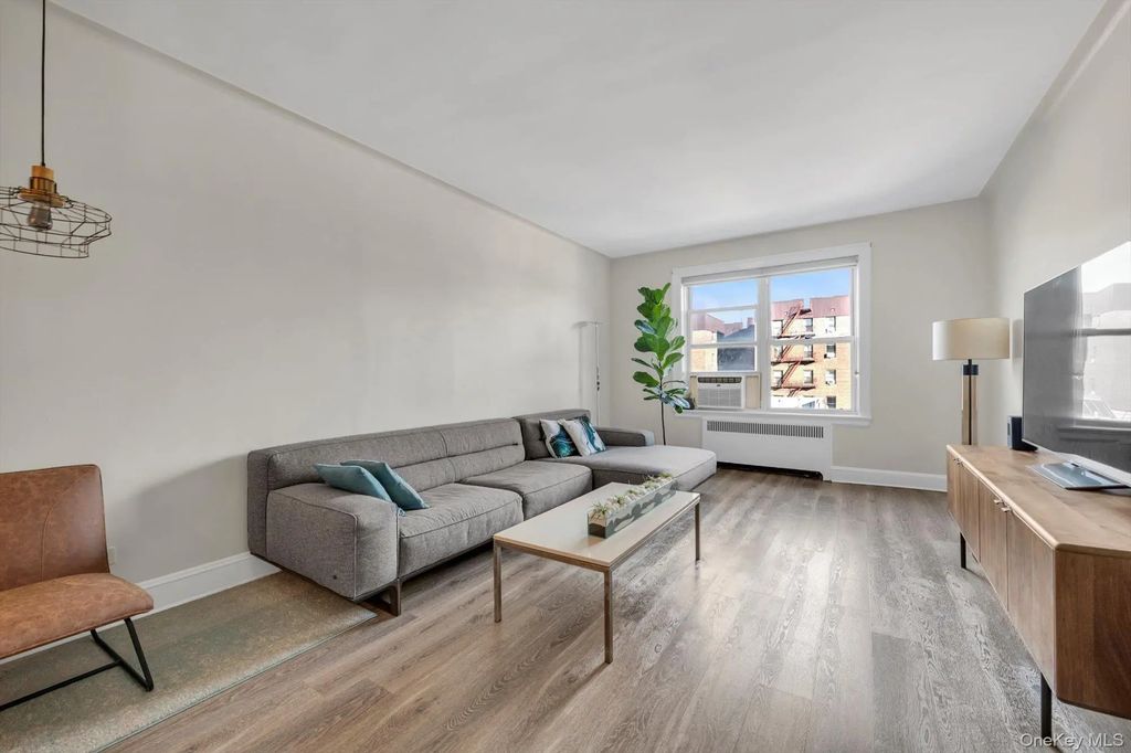 35-24 72nd Street # 5g, Jackson Heights