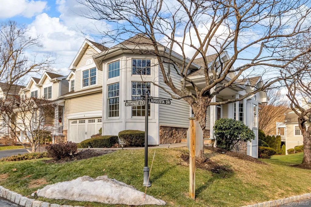 2 Bethpage Court, Cortlandt Manor
