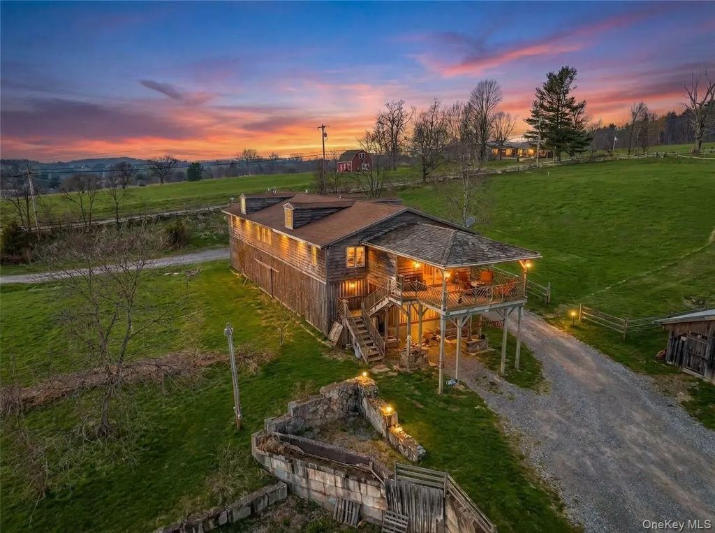 282 W Shore Road, Bethel