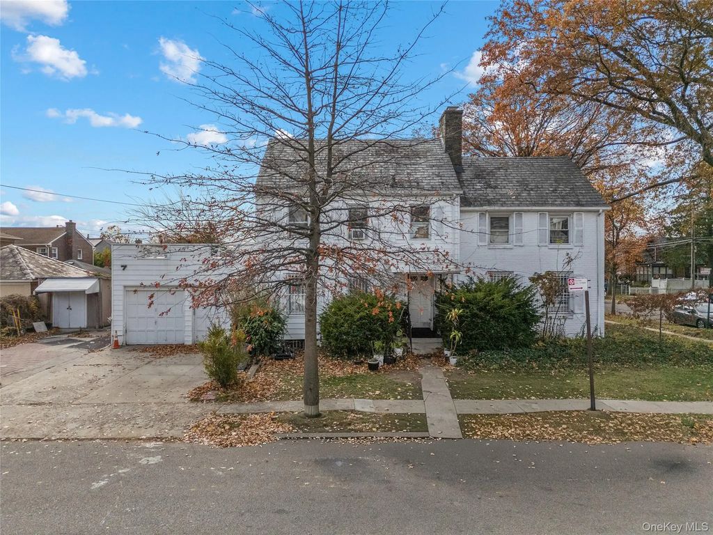52-06 Bowne Street, Flushing