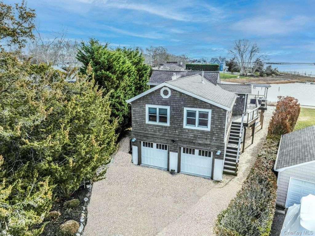 7 Springville Circle, Hampton Bays