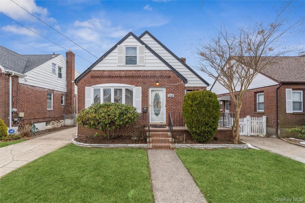 1119 Theodora Street, Franklin Square