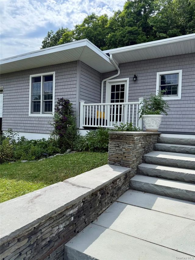 91-97 Sawmill Road, Red Hook