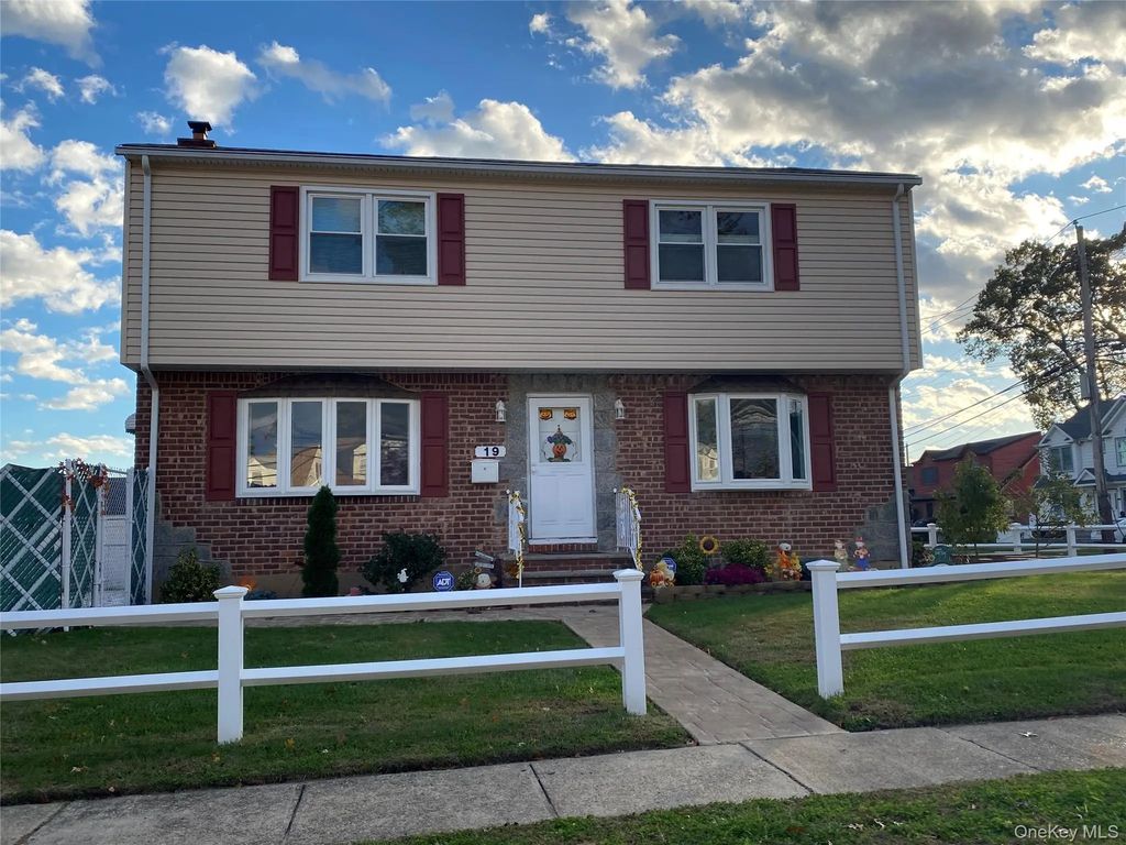 19 Sprague Drive, Valley Stream