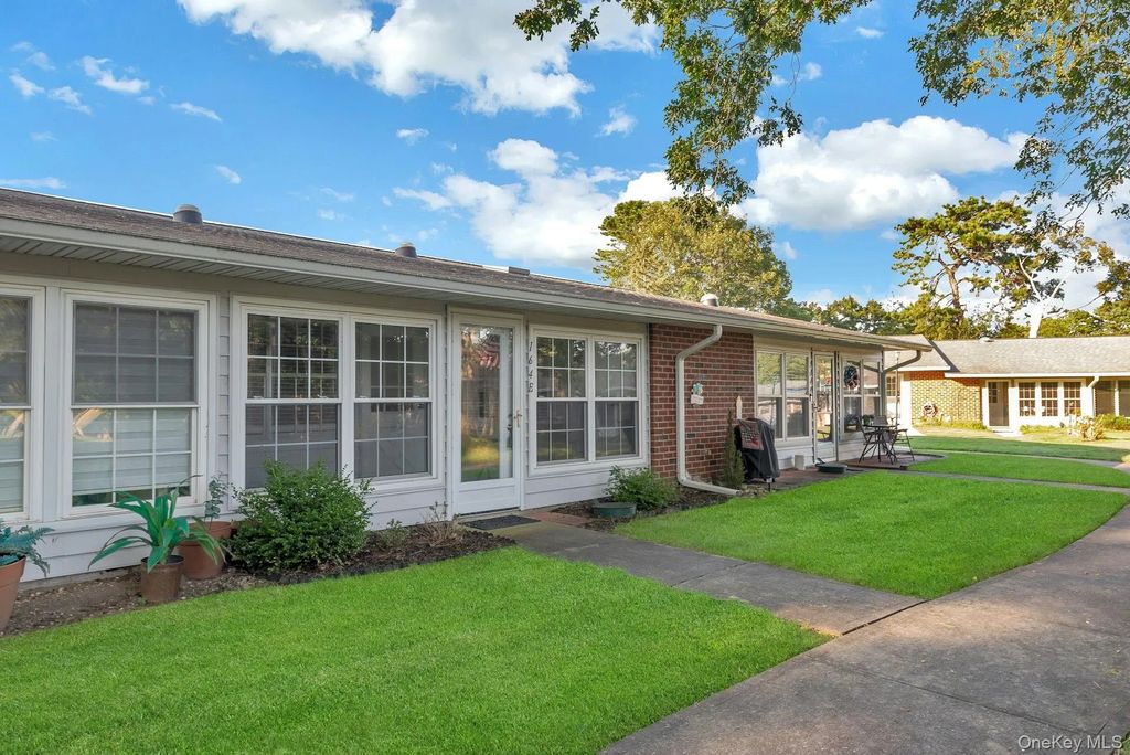 164 Falmouth Court # E, Ridge
